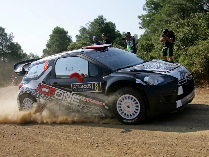 O Σόλμπεργκ οδηγεί το Ακρόπολις