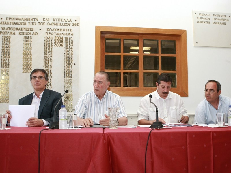 Νέος πρόεδρος ο Κουντούρης