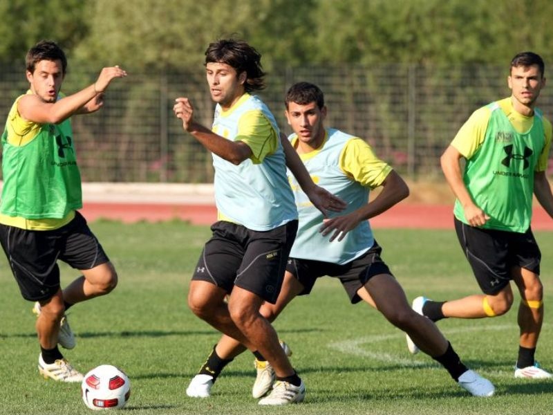 Τους τρέχει ο Τσιώλης!