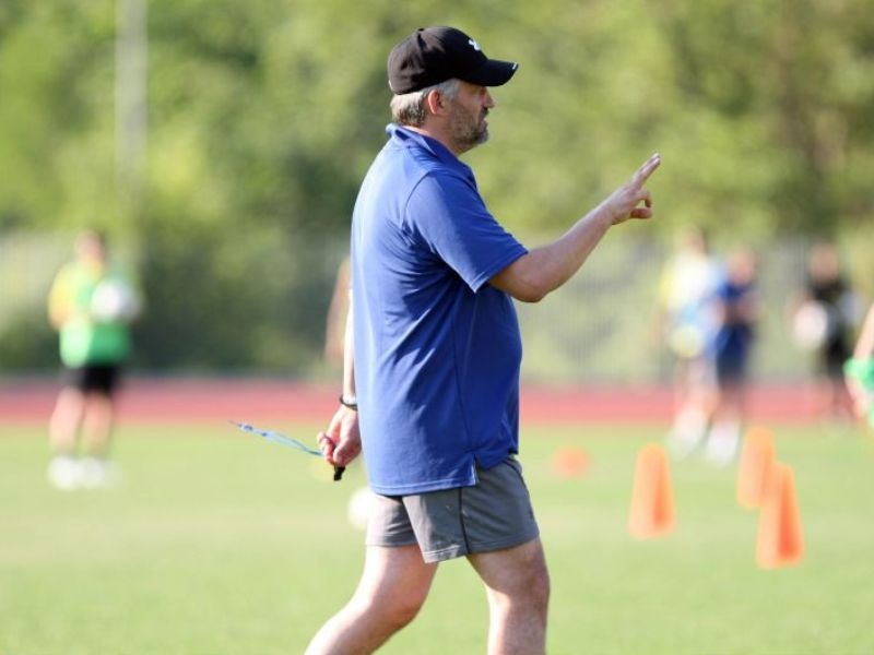 Τους τρέχει ο Τσιώλης!