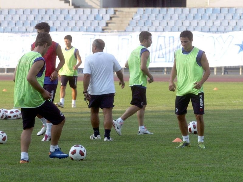 «Πρώτη» με τις... ακαδημίες (pics)