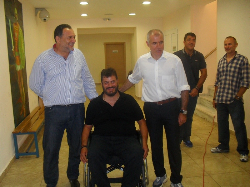 Στη Φυλή ο Κονταρός