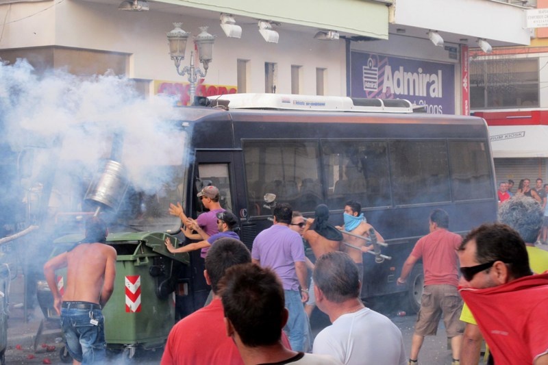 Στις φλόγες ο Βόλος! (video + photos)