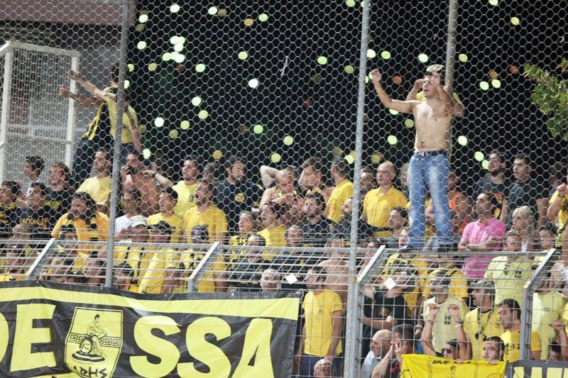 Έσπασε τα δοκάρια...(photos)