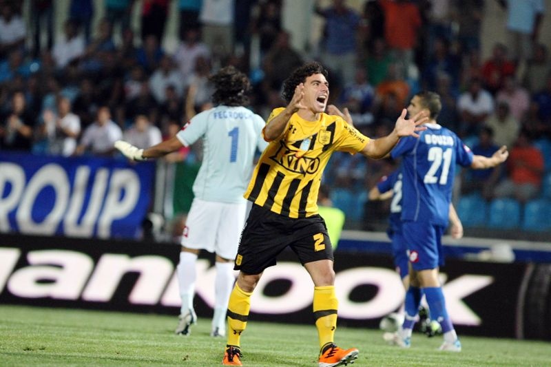 Έσπασε τα δοκάρια...(photos)