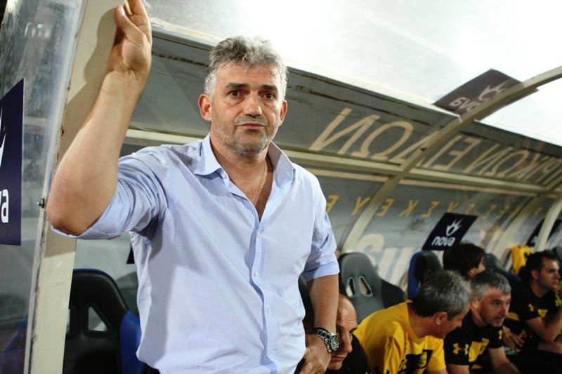 Έσπασε τα δοκάρια...(photos)