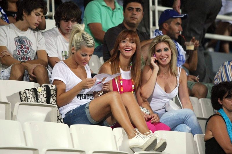 Έσπασε τα δοκάρια...(photos)