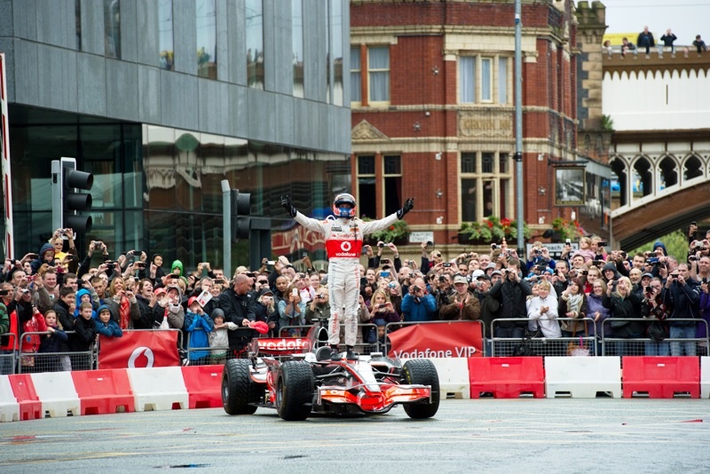 Η McLaren – Mercedes στο Μάντσεστερ