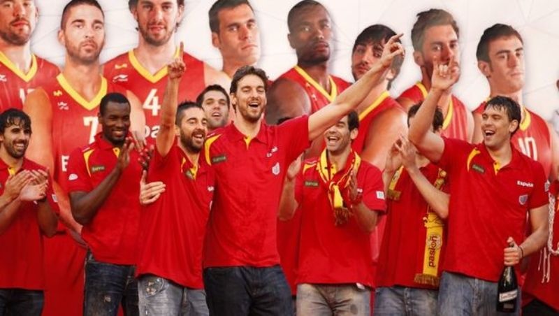 Αποθέωση για τους Ισπανούς!