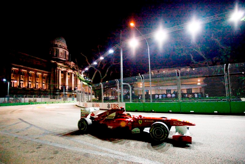 F1 Σιγκαπούρης: Με τα φώτα νυσταγμένα και βαριά