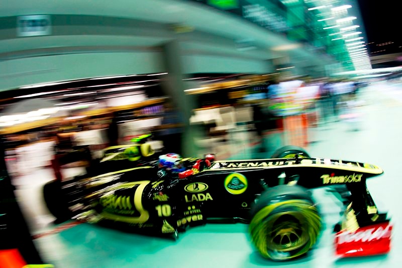 F1 Σιγκαπούρης: Με τα φώτα νυσταγμένα και βαριά