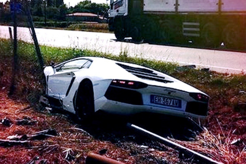 Το πρώτο ατύχημα της Aventador