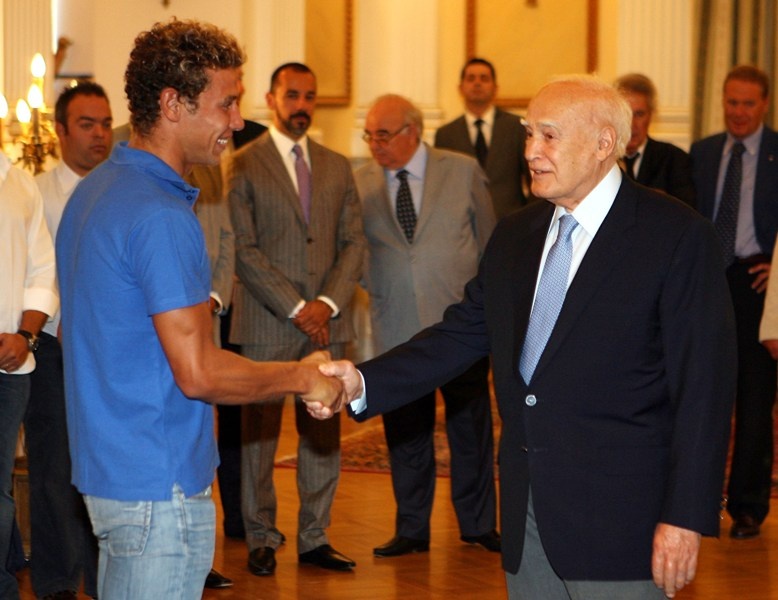 Γέμισε Ελλάδα το προεδρικό Μέγαρο (photos)