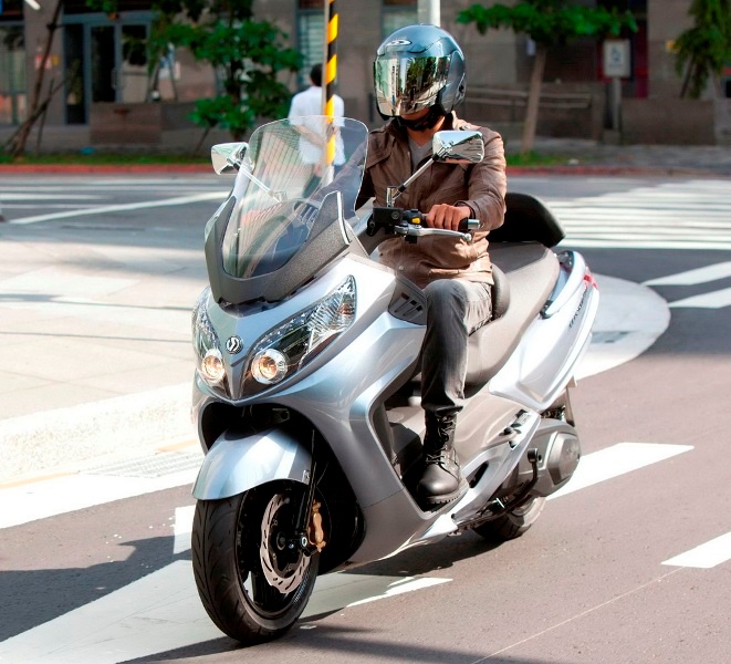 Sym Maxsym400i : Η απόλαυση στο maximum