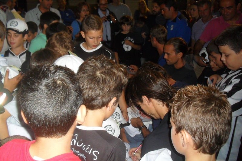 Κοντά στις ακαδημίες οι παίκτες του ΟΦΗ (photos)