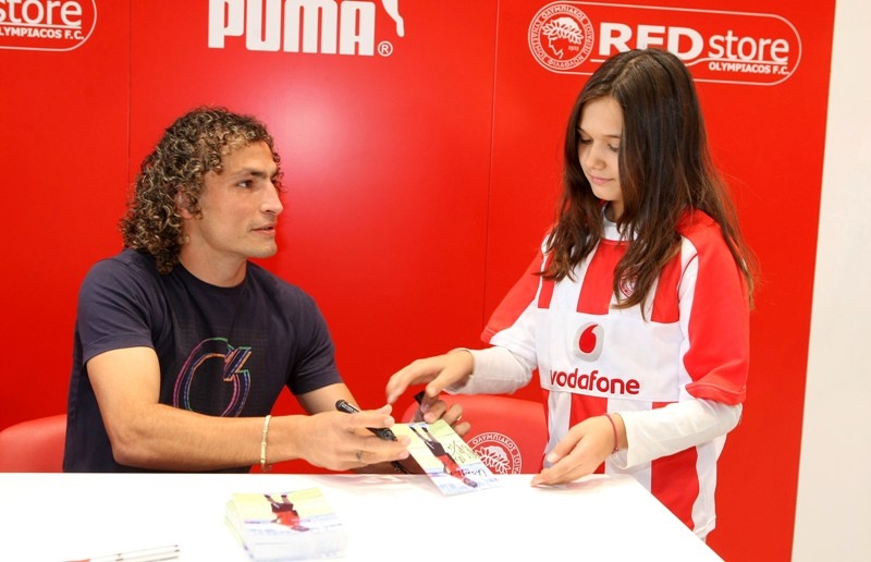 Μόνχε: «Ανυπομονώ να παίξω στο Καραϊσκάκη»