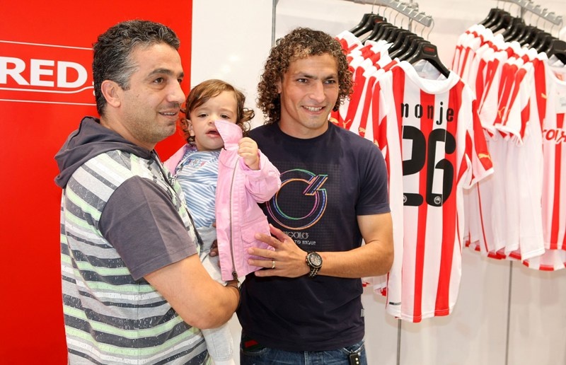 Μόνχε: «Ανυπομονώ να παίξω στο Καραϊσκάκη»