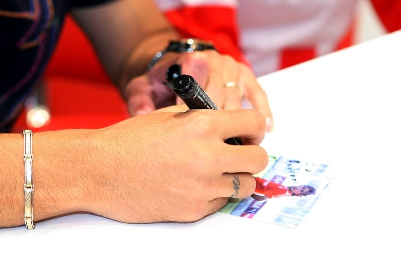 Μόνχε: «Ανυπομονώ να παίξω στο Καραϊσκάκη»