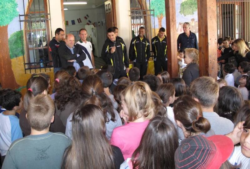 Κοντά στα παιδιά ο Εργοτέλης (photos)