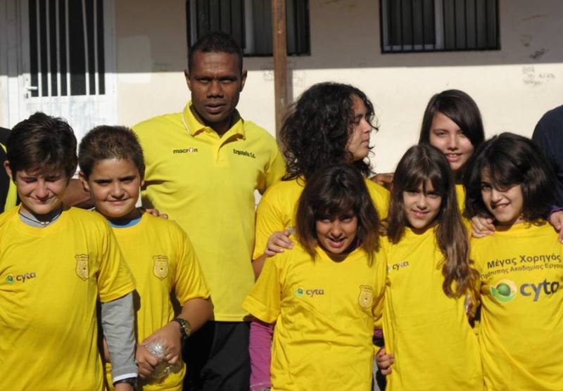 Κοντά στα παιδιά ο Εργοτέλης (photos)