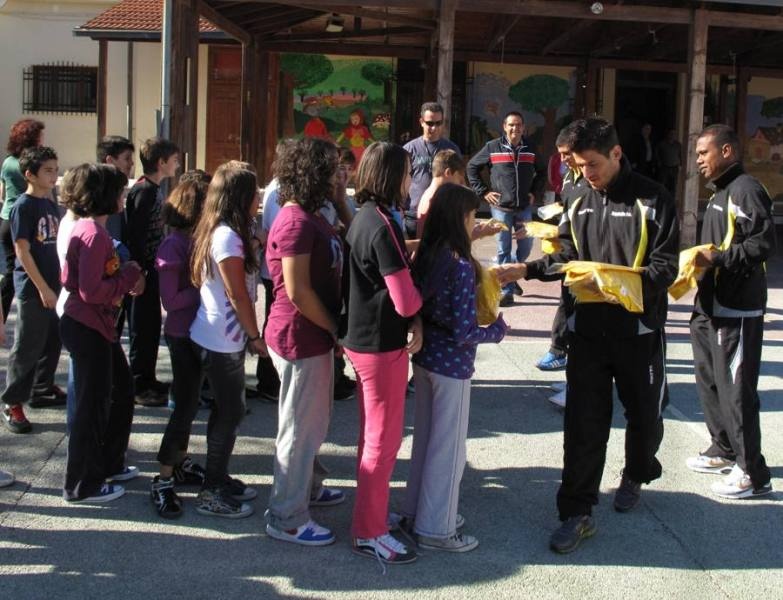 Κοντά στα παιδιά ο Εργοτέλης (photos)