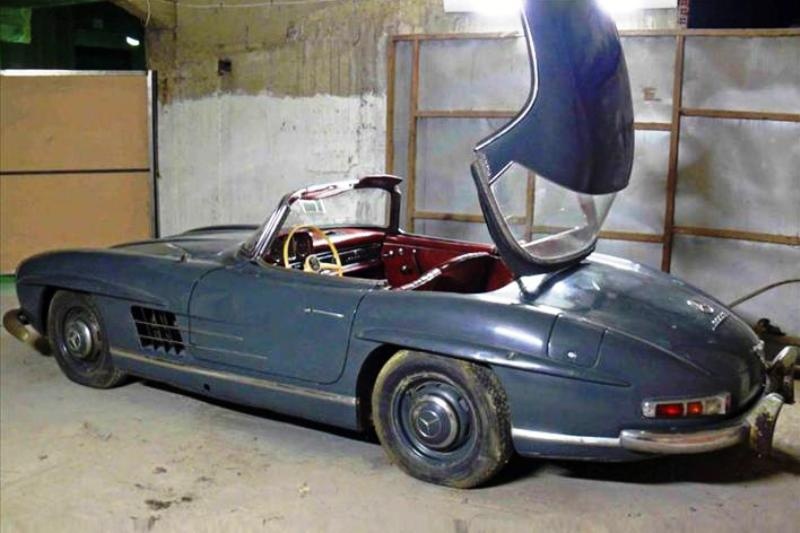 Μία Roadster στον Πειραιά