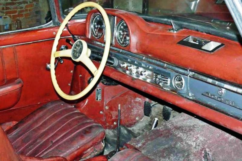 Μία Roadster στον Πειραιά