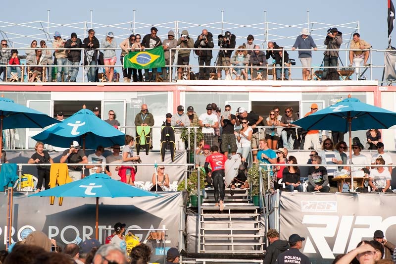 O Adriano De Souza νικητής του Rip Curl Portugal