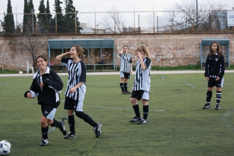 Η «σταχτοπούτα» Αγία Παρασκευή!