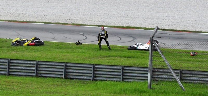 Ο θάνατος παραμόνευε στα MotoGP (photos)