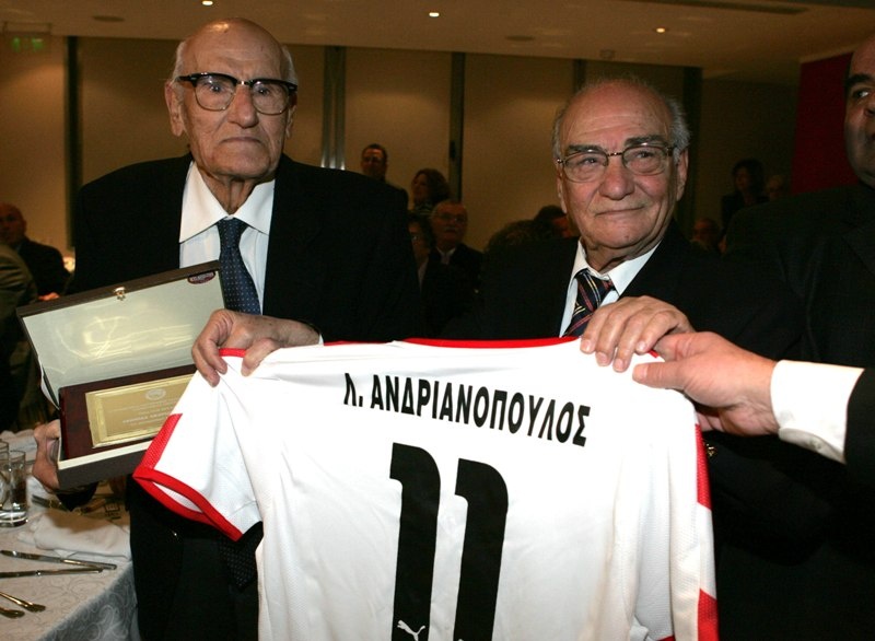 «Έφυγε» και ο τελευταίος «θρύλος» (photos+videos)
