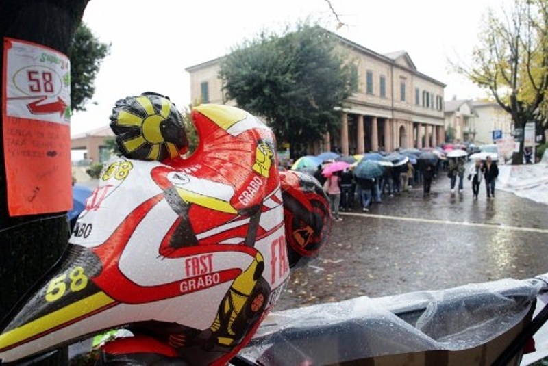 MotoGP:Το τελευταίο αντίο στον Σιμονσέλι (photos+video)