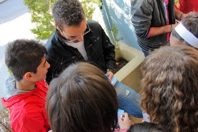 Μοίρασαν αυτόγραφα και εισιτήρια στην Καλλονή (photos)