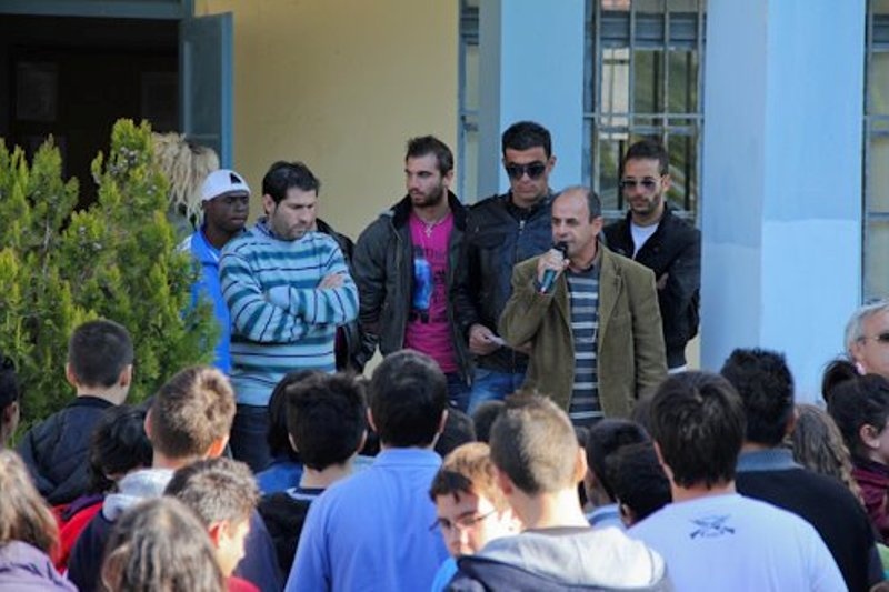 Μοίρασαν αυτόγραφα και εισιτήρια στην Καλλονή (photos)