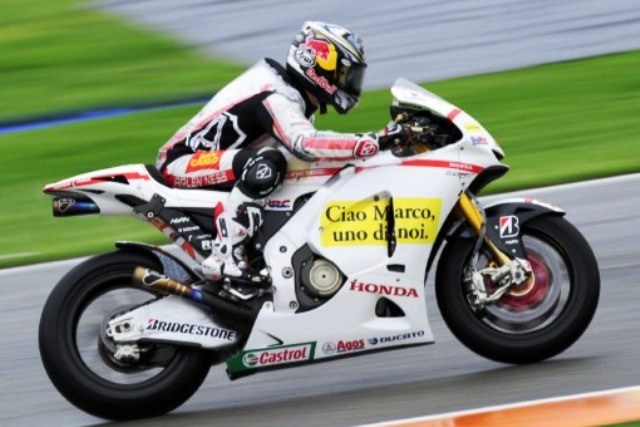 MotoGP: Οι αναβάτες τιμούν τον Σιμονσέλι