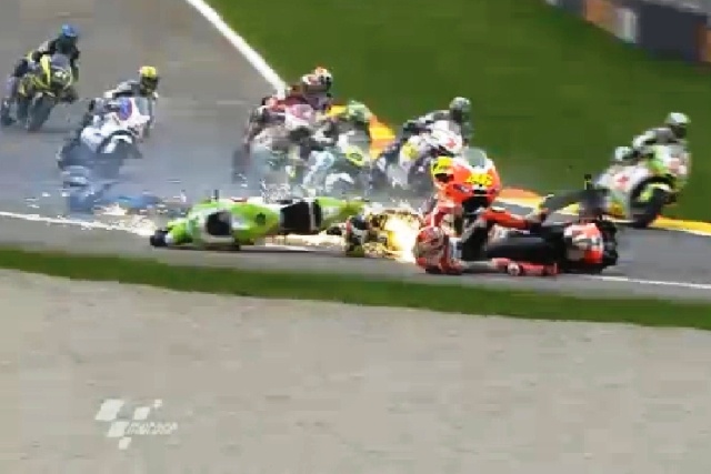 MotoGP Βαλένθια: Νίκη για Στόνερ στα 15 χιλιοστά