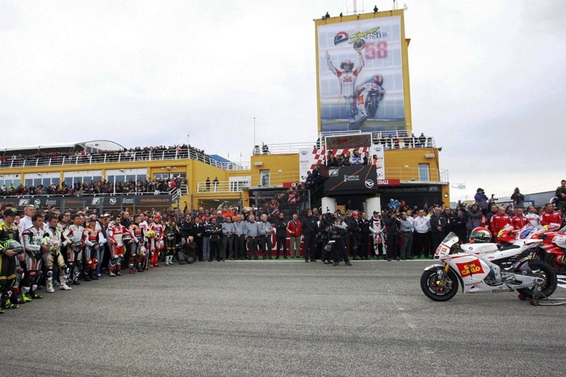 MotoGP Βαλένθια: Οι τιμές στον Sic (photo & Video)
