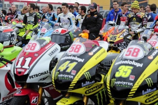 MotoGP Βαλένθια: Οι τιμές στον Sic (photo & Video)
