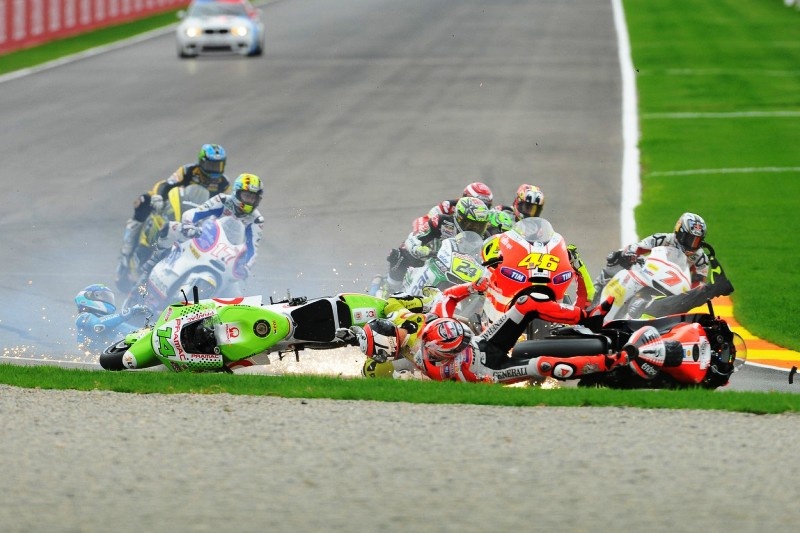 MotoGP: Εκτός δοκιμών με σπασμένο χέρι ο Νίκι Χέιντεν