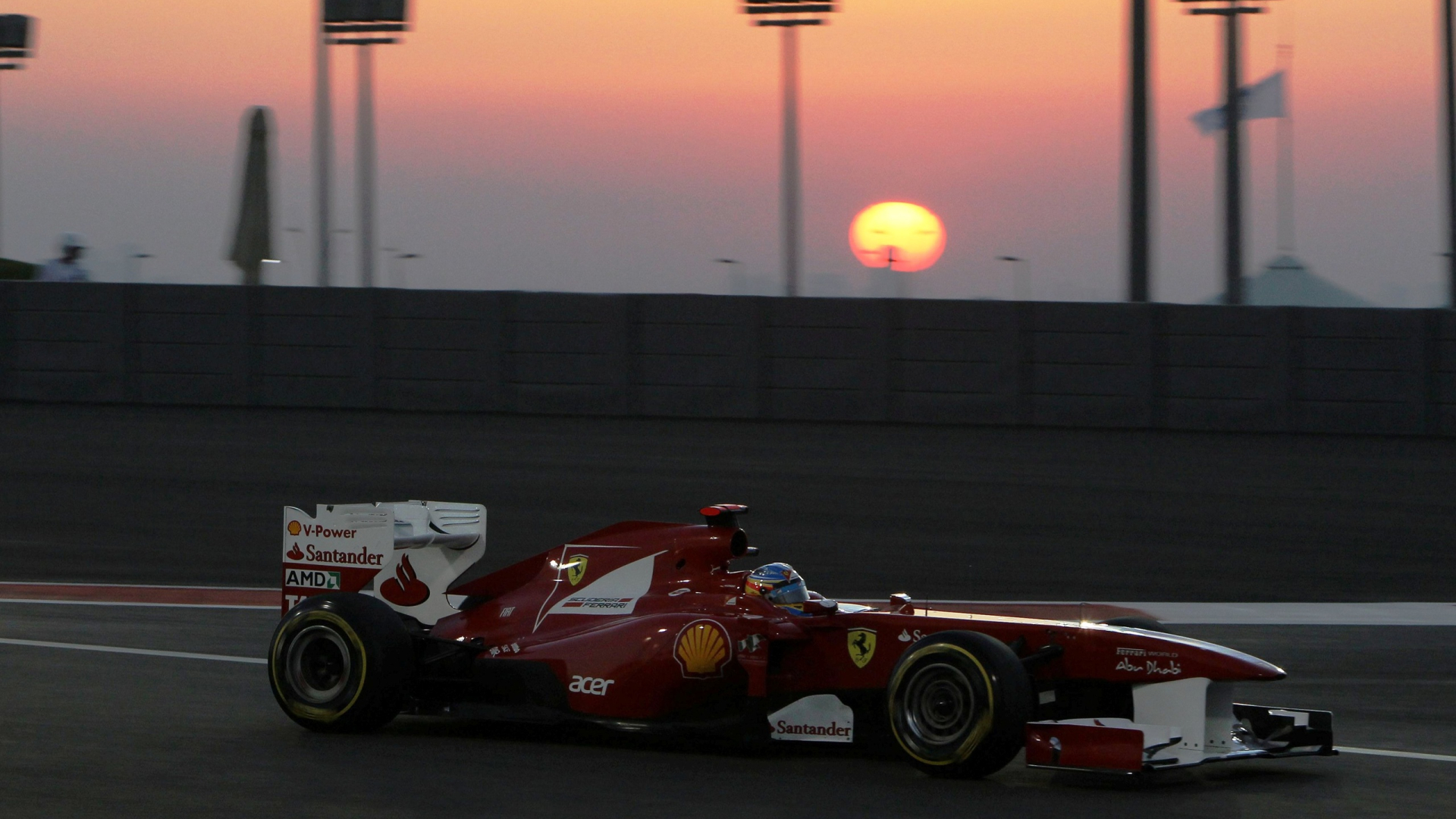 F1 Άμπου Ντάμπι: Συνεχίζει απτόητος ο Φέτελ