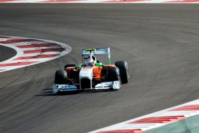 F1 Άμπου Ντάμπι: Συνεχίζει απτόητος ο Φέτελ