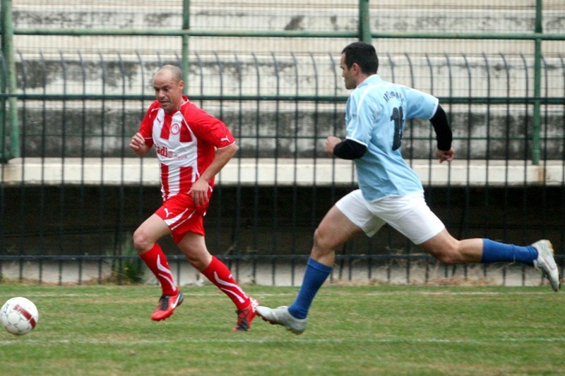 Φιλικό ανθρωπιάς οι βετεράνοι του Ολυμπιακού (photos)