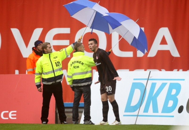 Έβρεξε… μπανάνες στη Γερμανία! (photos)