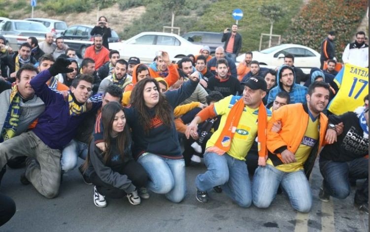Αποθέωση στη Λάρνακα για ΑΠΟΕΛ (photos+video)