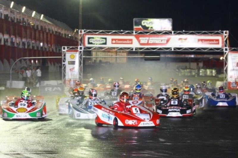 Ο Αλγκουεσουάρι νικητής σε αγώνα Κάρτ