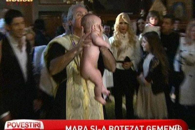 Τα δίδυμα στέλνουν τον Μάρα στην Ρουμανία! (photos)