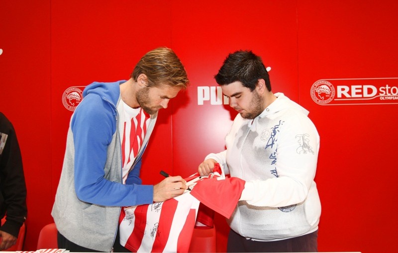 Μέλμπεργκ: «Ο κόσμος είναι ο καλύτερος κριτής» (photos+videos)