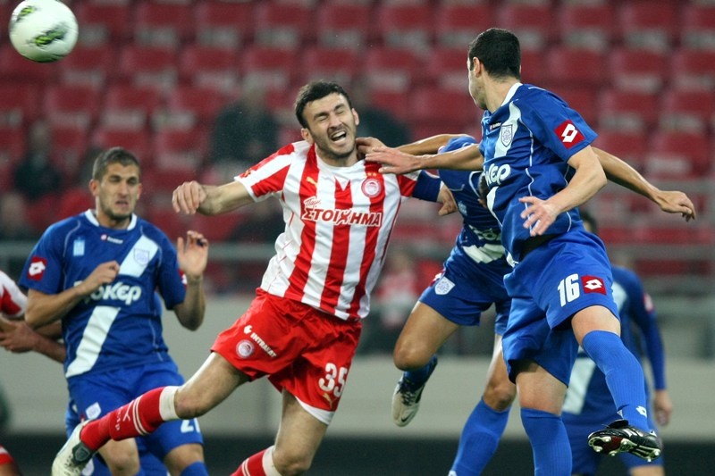 Έκλεισε το 2011 στην κορυφή ο Ολυμπιακός, 2-0 τον ΠΑΣ Γιάννινα (videos+photos)