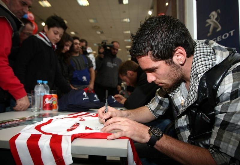 Αποθέωση για τους παίκτες του Ολυμπιακού (photos)