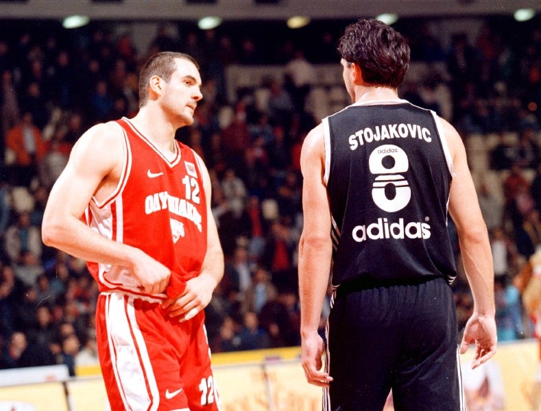 Ο «μπόμπερ» Πέτζα και το… δακτυλίδι του (photos+videos)